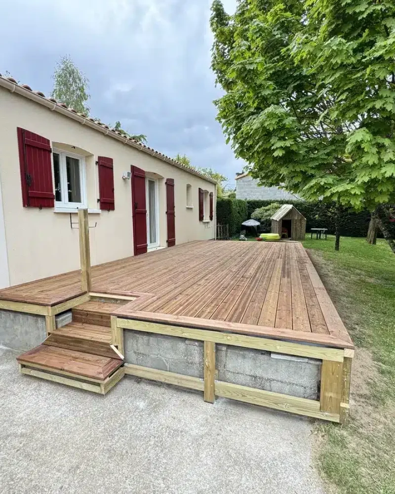 Réalisation d'un aménagement extérieur par Louis GUICHARD, menuisier agenceur à Orée-d'Anjou