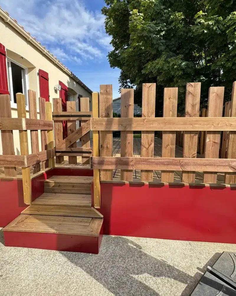Réalisation d'un aménagement extérieur par Louis GUICHARD, menuisier agenceur à Orée-d'Anjou