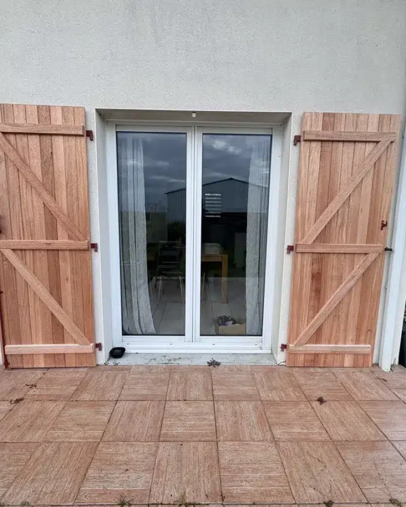 Réalisation d'un aménagement extérieur par Louis GUICHARD, menuisier agenceur à Orée-d'Anjou