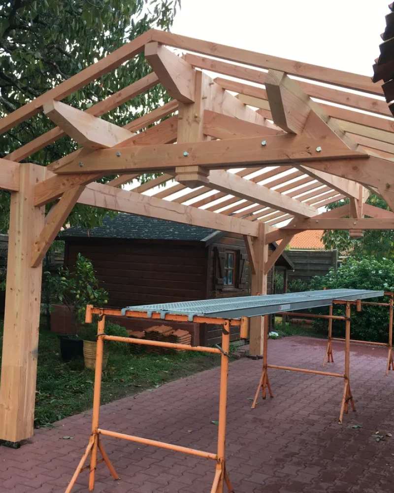 Réalisation d'un carport par Louis GUICHARD, menuisier agenceur à Orée-d'Anjou