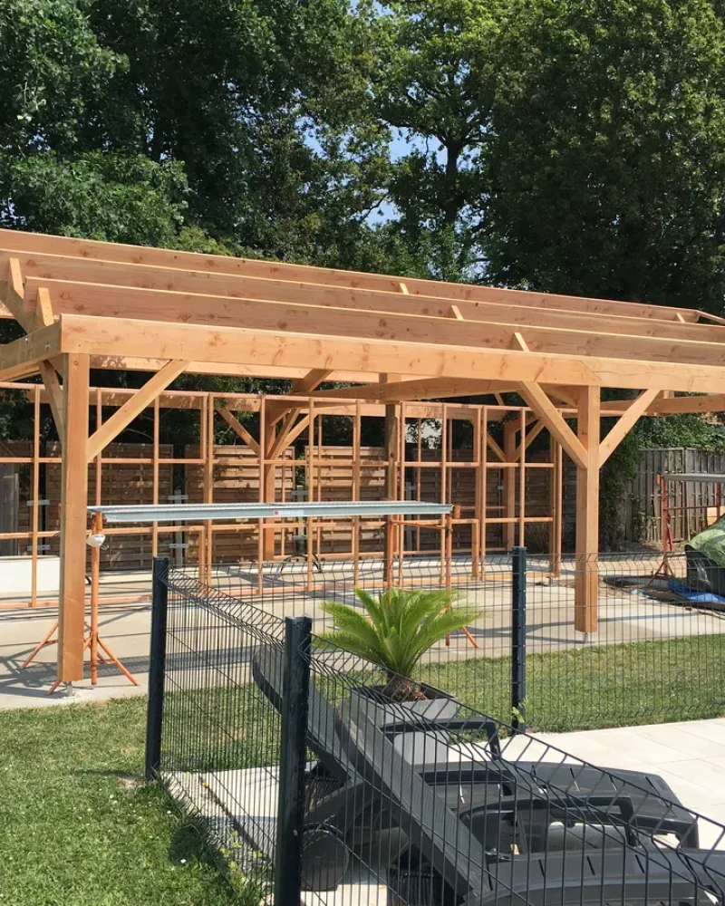 Réalisation d'un carport par Louis GUICHARD, menuisier agenceur à Orée-d'Anjou
